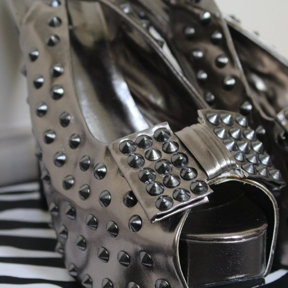 Wild DNA - Pewter Platform Heels - Picture 3 of 7